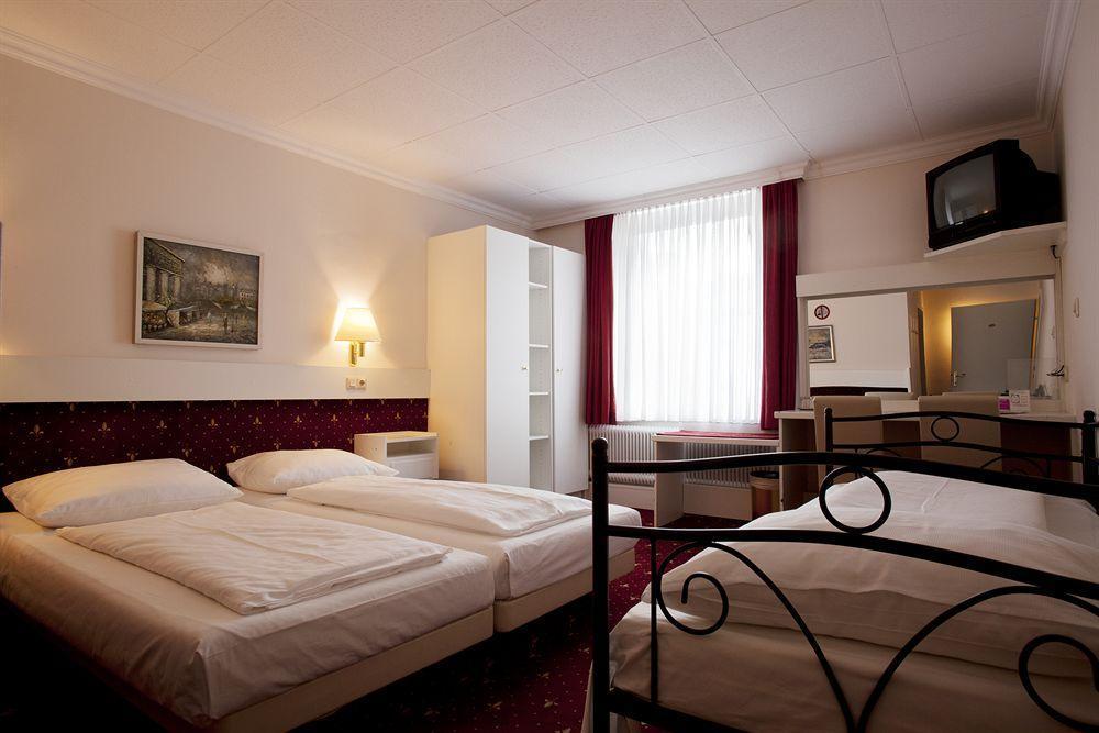 Pension Pharmador Vienne Extérieur photo