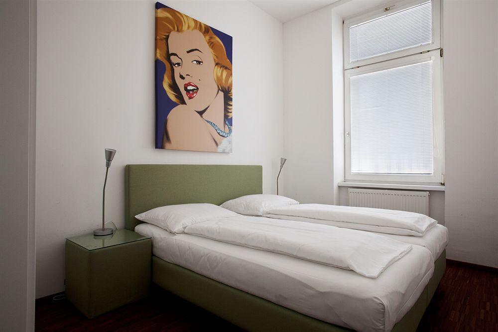Pension Pharmador Vienne Extérieur photo