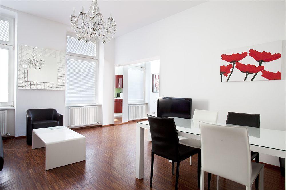Pension Pharmador Vienne Extérieur photo