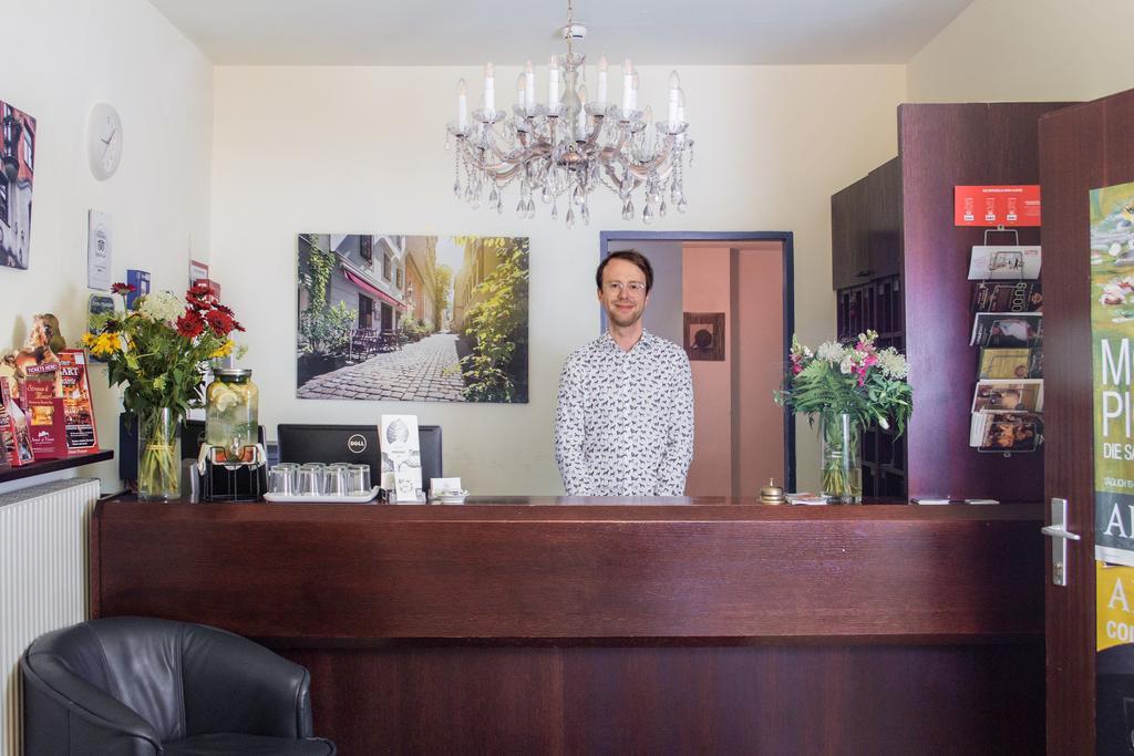 Pension Pharmador Vienne Extérieur photo