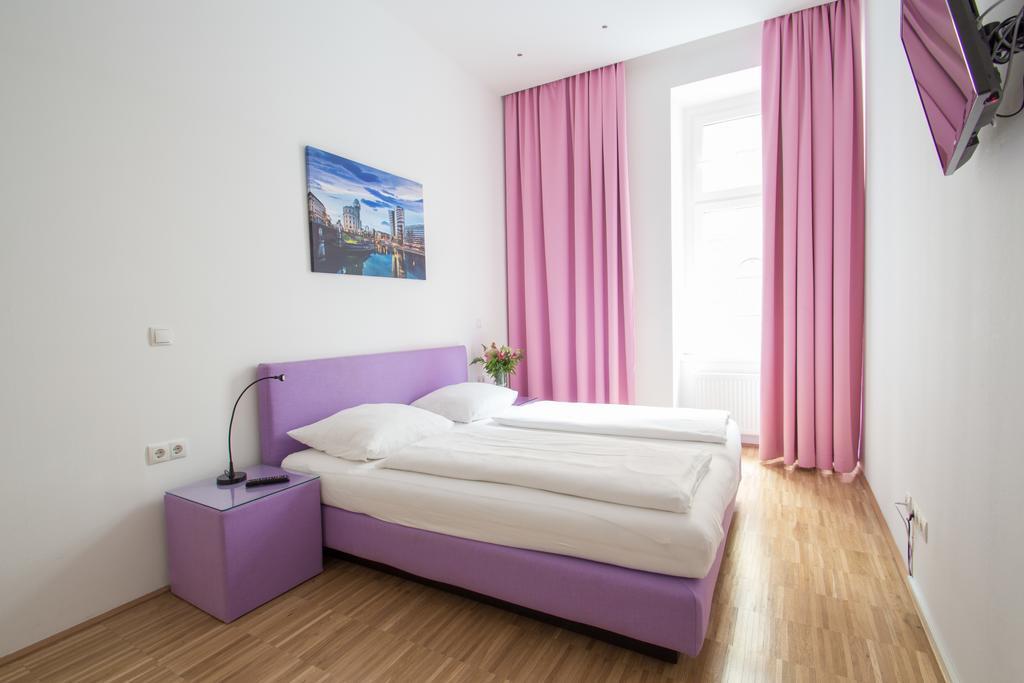 Pension Pharmador Vienne Extérieur photo