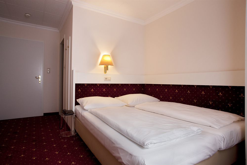 Pension Pharmador Vienne Extérieur photo