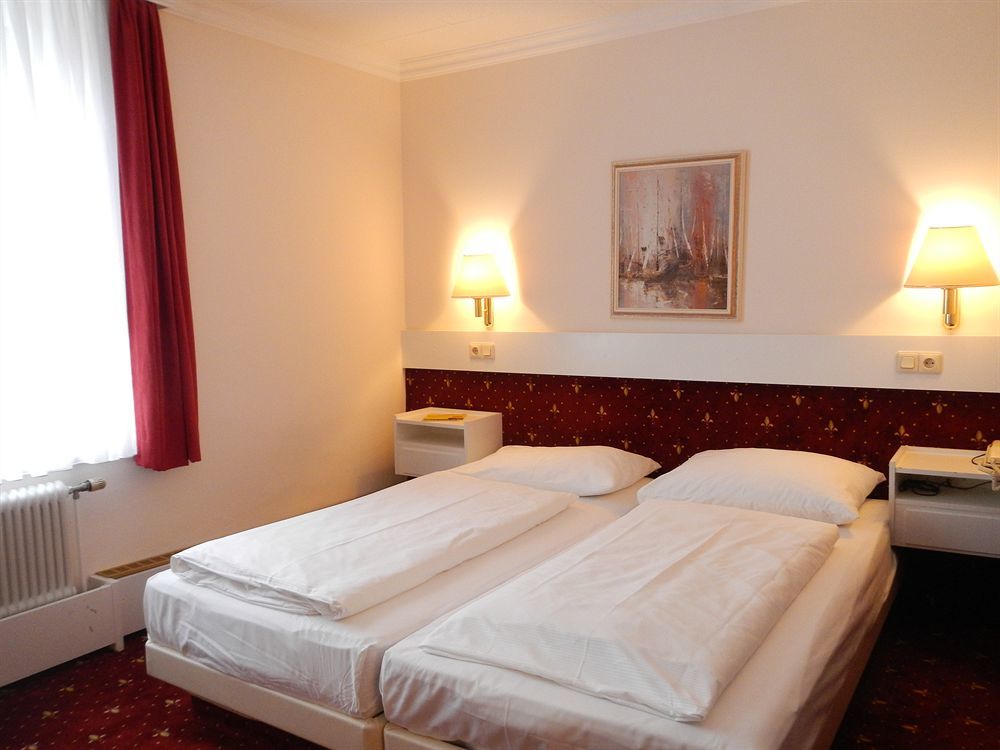 Pension Pharmador Vienne Extérieur photo