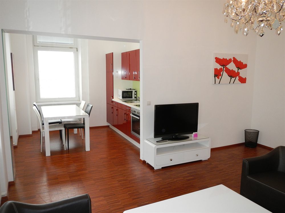 Pension Pharmador Vienne Extérieur photo