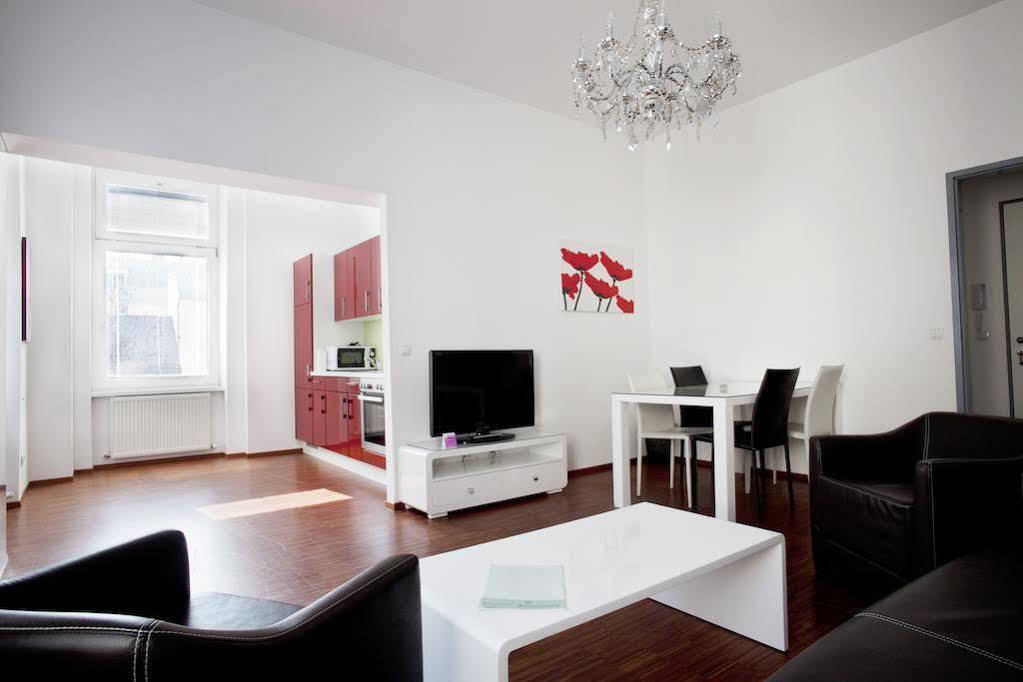 Pension Pharmador Vienne Extérieur photo