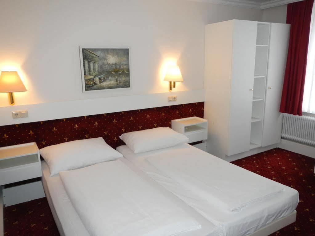 Pension Pharmador Vienne Extérieur photo