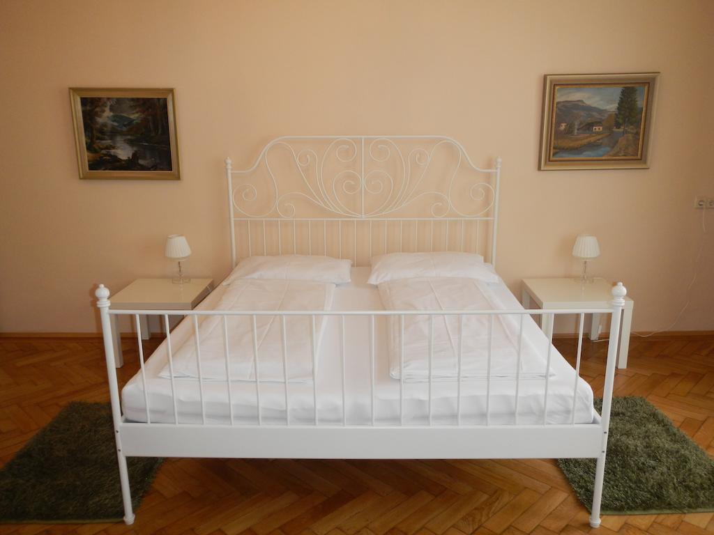 Pension Pharmador Vienne Chambre photo
